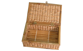 TT-142011 Water hyacinth trunk with lid, bamboo frame.