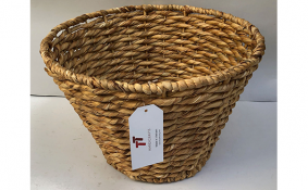 TT-190166 Water hyacinth basket.